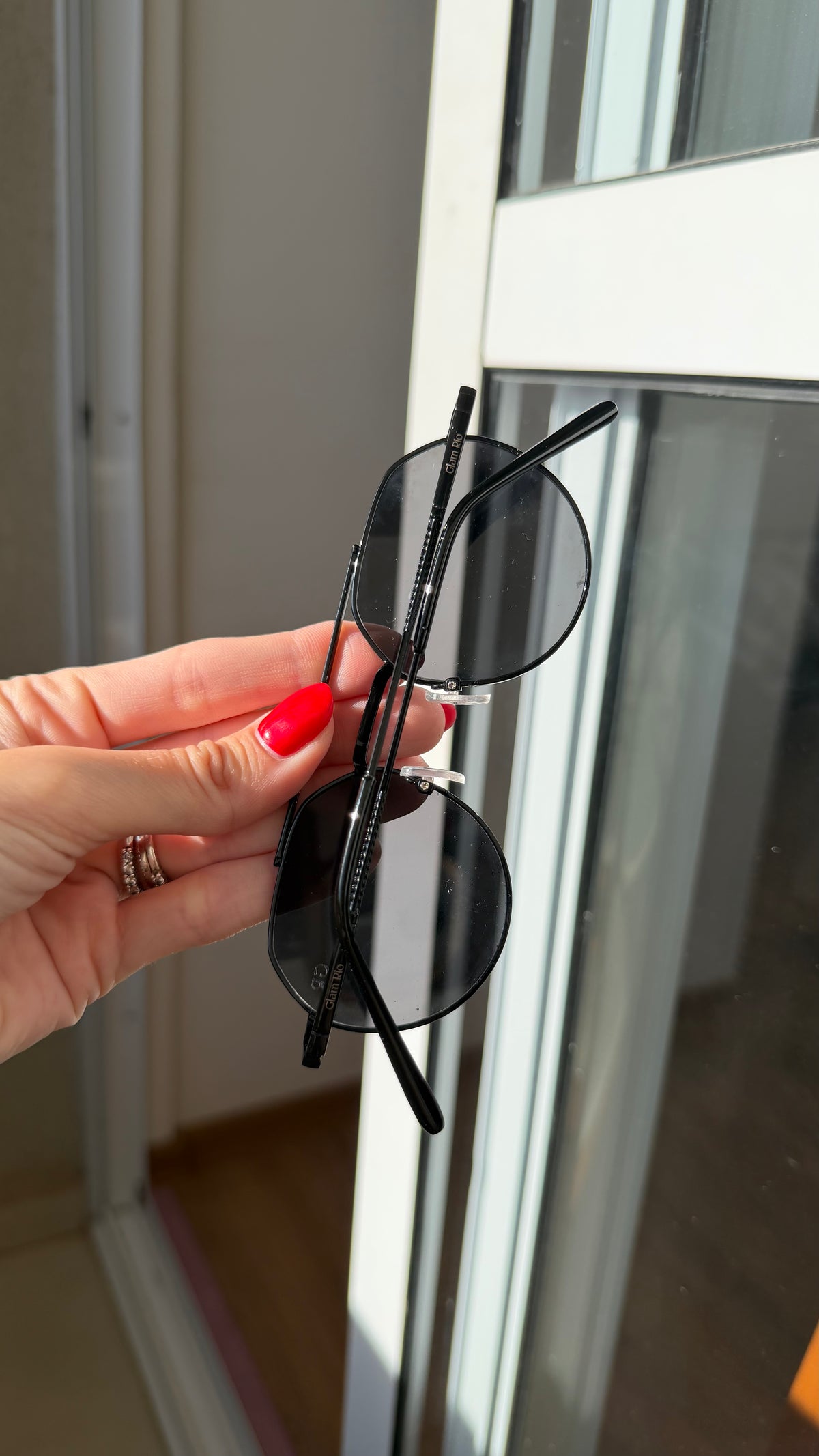 Óculos de sol - pretinho basic